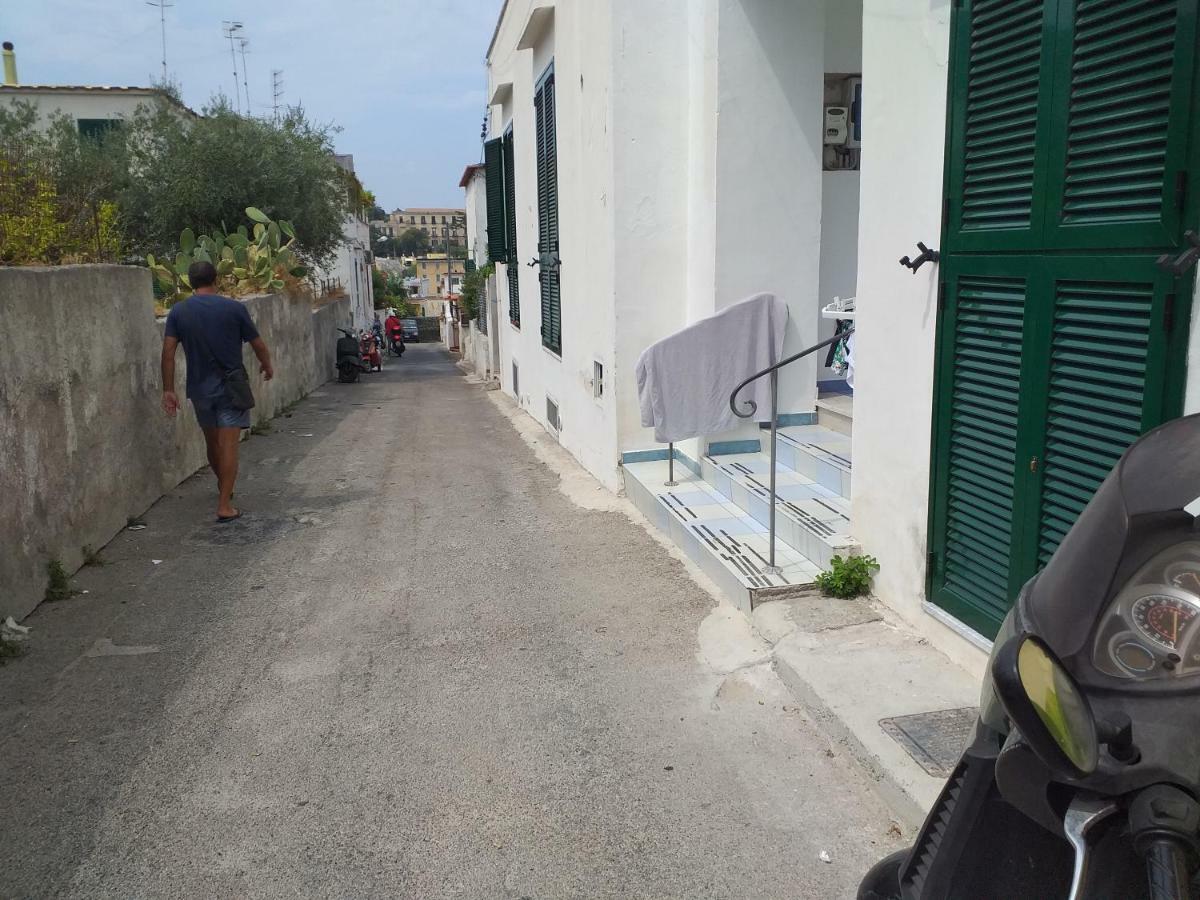 Appartamento G. Cervera66 Ischia Bagian luar foto