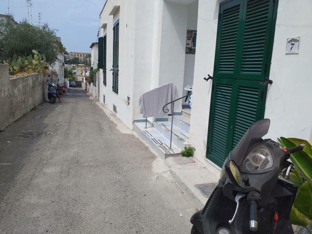 Appartamento G. Cervera66 Ischia Bagian luar foto