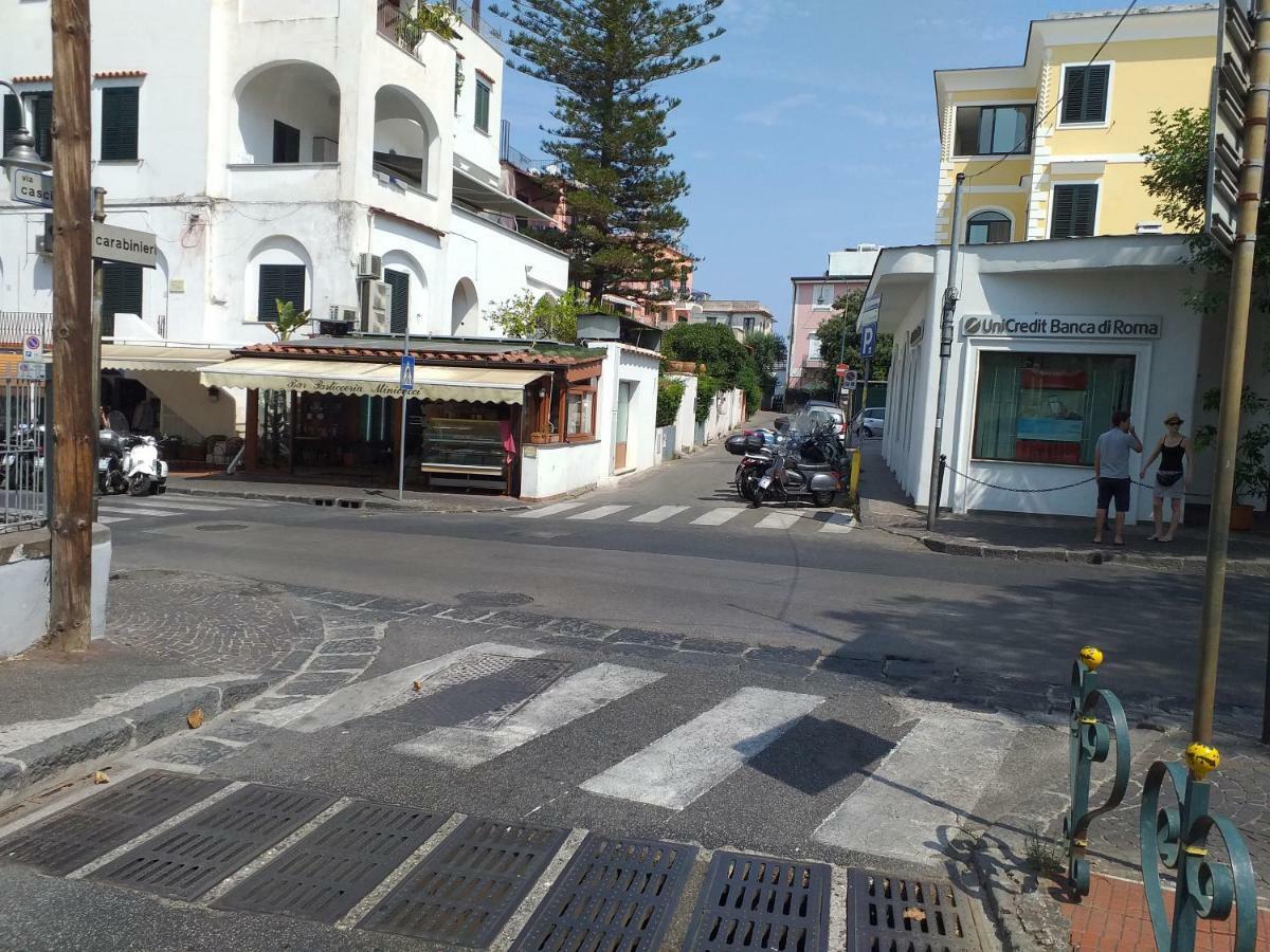 Appartamento G. Cervera66 Ischia Bagian luar foto