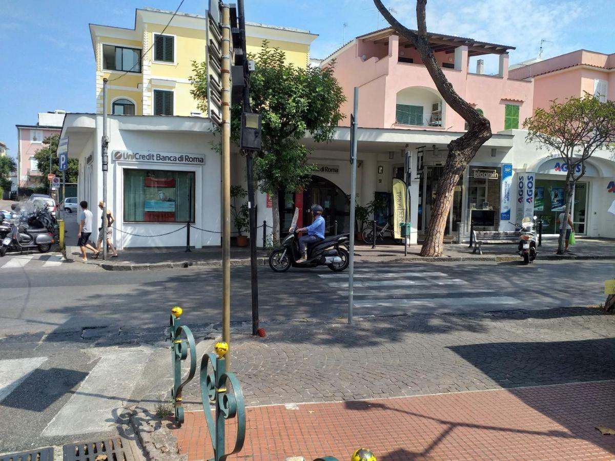 Appartamento G. Cervera66 Ischia Bagian luar foto